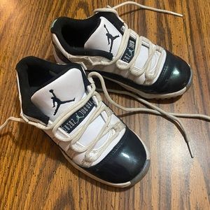 Air Jordan’s black 11c toddler